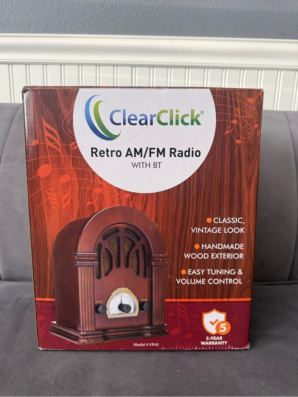 Retro AM/FM Radio with Bluetooth - Classic Brown Wood Finish